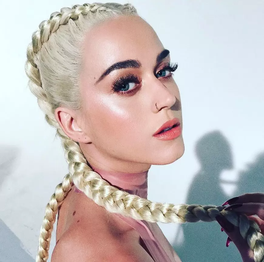 Katy Perry, schimbare de look inspirată de Kim Kardashian | FOTO