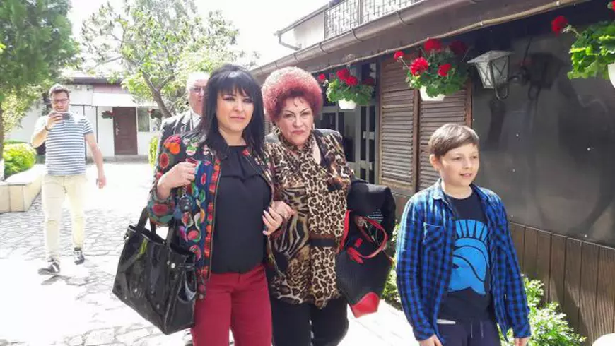 FOTO EXCLUSIV/ Parastas de 40 de zile pentru Ileana Ciuculete. Gestul impresionant făcut de Cornel Galeș la cimitir