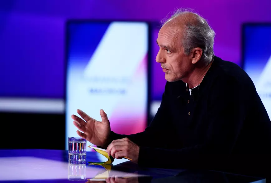 Alegeri prezidențiale în Franța. Rezultate finale: Emmanuel Macron și Marine Le Pen se vor confrunta în turul 2