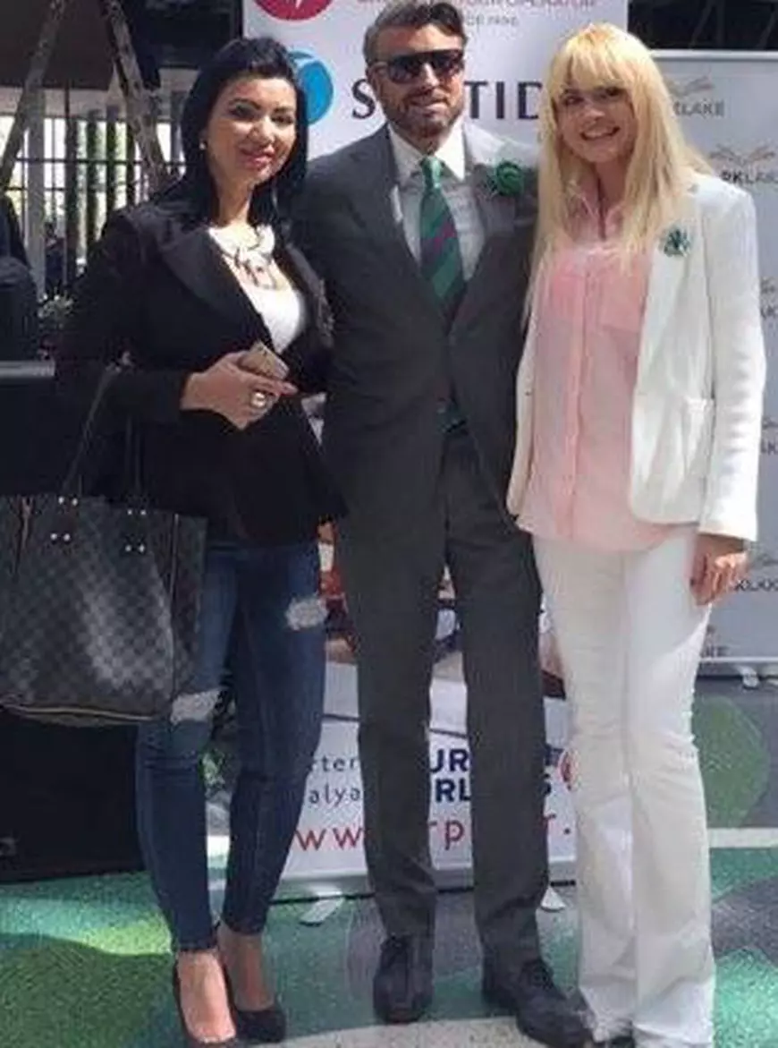 Adriana Bahmuțeanu își face planuri de vacanță. S-a apucat de căutări