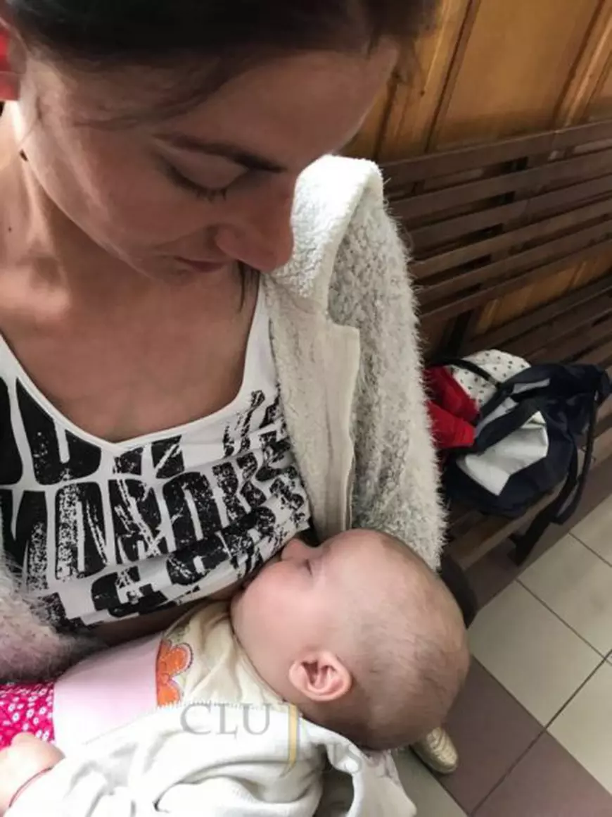 Și-a alăptat bebelușul înainte să fie dusă în arest. Scene dramatice la Judecătoria Cluj-Napoca