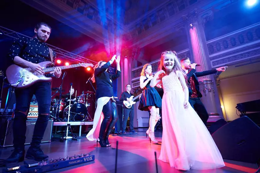 Andreea Bălan și-a botezat fiica în weekend. Cele mai frumoase fotografii și ce nu s-a văzut până acum de la eveniment | FOTO