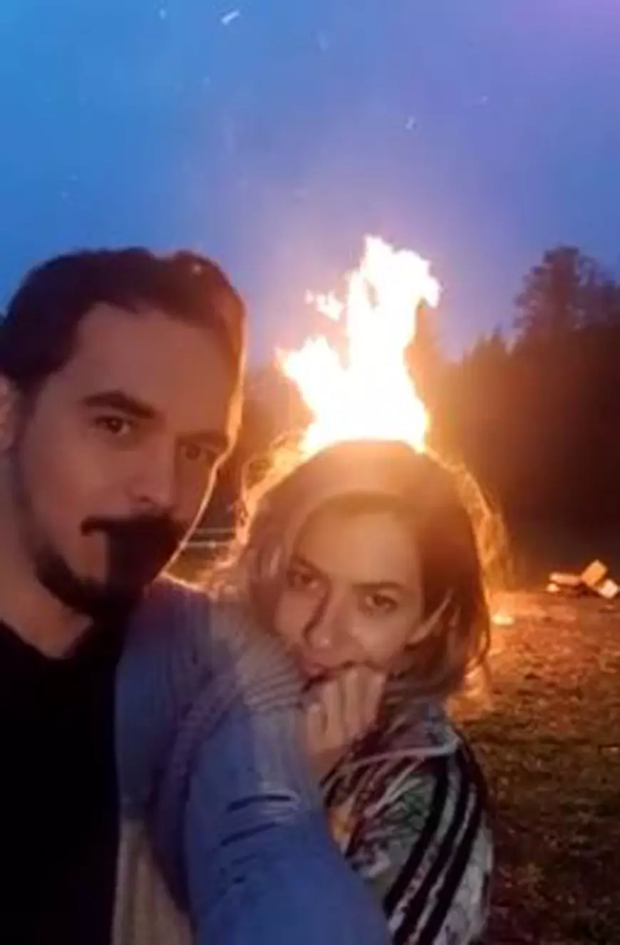 Cum petrec Lidia Buble și Răzvan Simion de 1 Mai. Romantici la foc de tabară | VIDEO