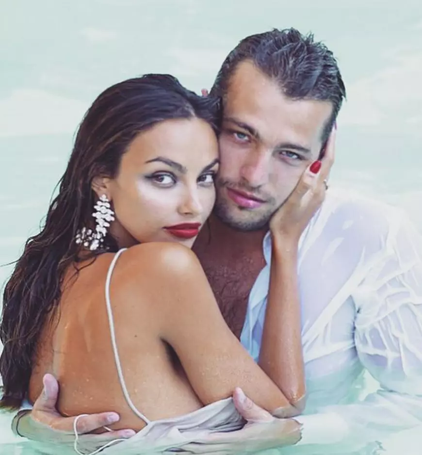 Primul mesaj al Mădălinei Ghenea după ce a devenit mămică. "Am plâns cum nu am mai făcut-o niciodată"