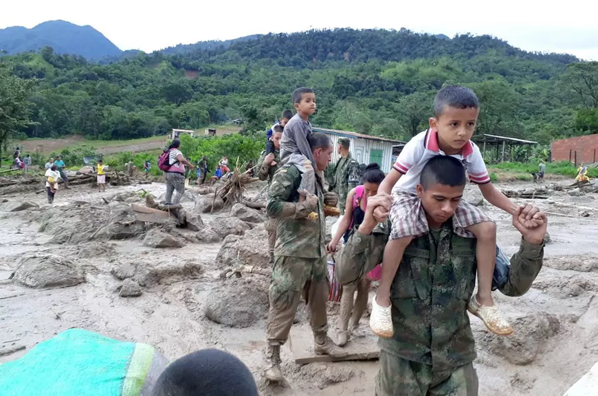 UPDATE | Zeci de copii și-au pierdut viața în urma alunecării de teren din Columbia