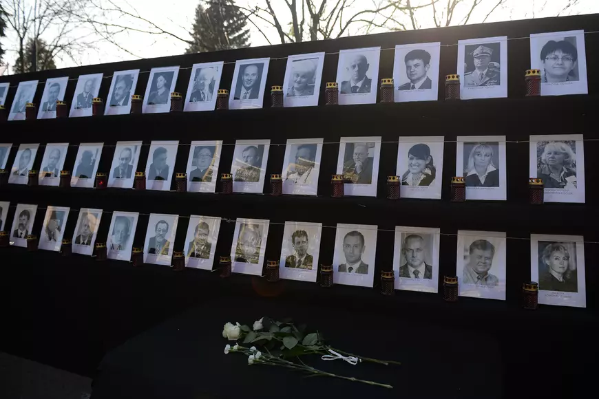 Tragedia de la Smolensk | Polonia a marcat șapte ani de la prăbușirea aeronavei prezidențiale