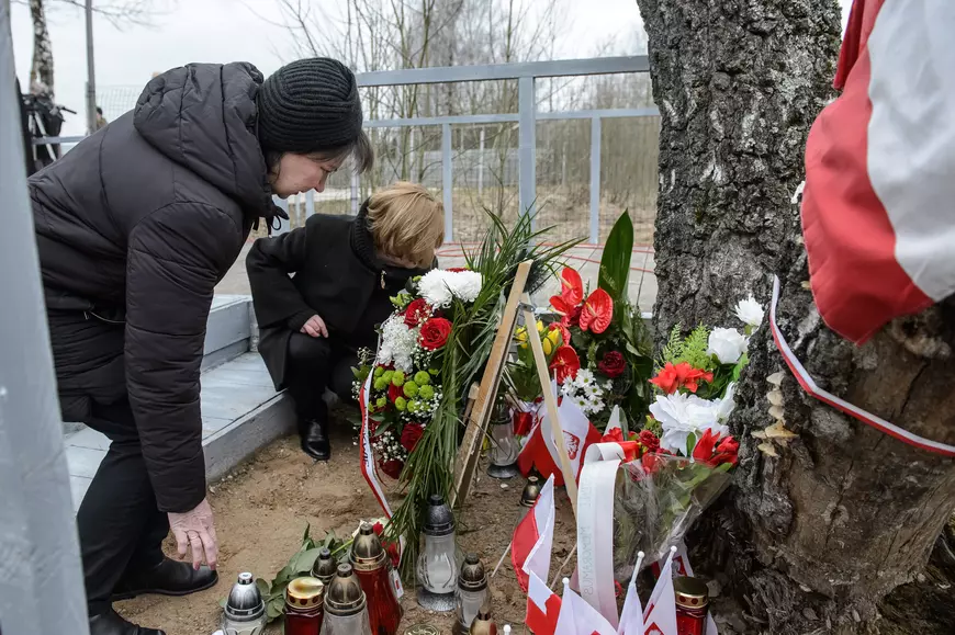 Tragedia de la Smolensk | Polonia a marcat șapte ani de la prăbușirea aeronavei prezidențiale