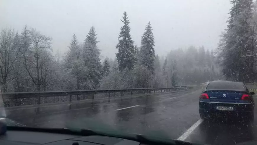 Drumul către casă, un coșmar pentru șoferi. După distracția de Paște, traficul pe șosele a fost sufocat de numărul mare de mașini