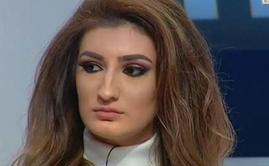 Cum arată sora Andreei Tonciu. Bruneta vrea s-o convingă să-și taie nasul