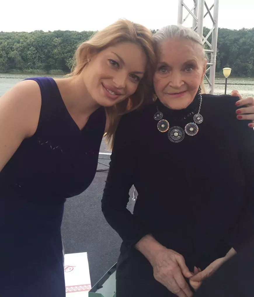 Cine o vizitează pe Zina Dumitrescu la azil. "Vine des la mine"