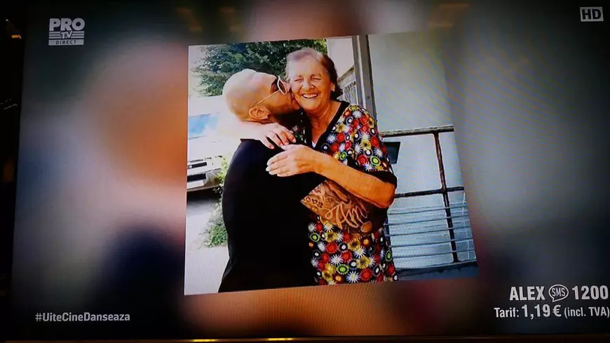 Alex Velea a dus-o greu de tot. Vindea haine cu sacul de rafie în spate pe străzi