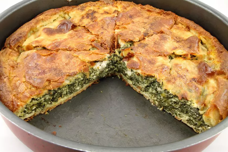 Rețete grecești. Învață să faci dolmades, spanakopita sau gyros