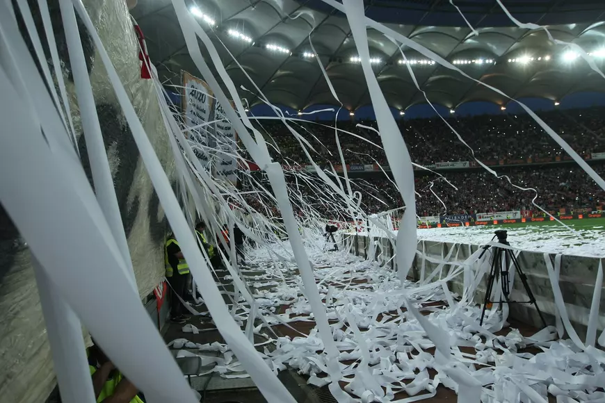 Liga I, etapa a 8-a, play-off: Dinamo - FCSB 2-1. Derby decis în minutul 96, din penalty! ”Cazul Bricheta”, nimica toată pe lângă bombardamentul de pe Arena Națională. Reghe, scandal cu arbitri | LIVE&VIDEO