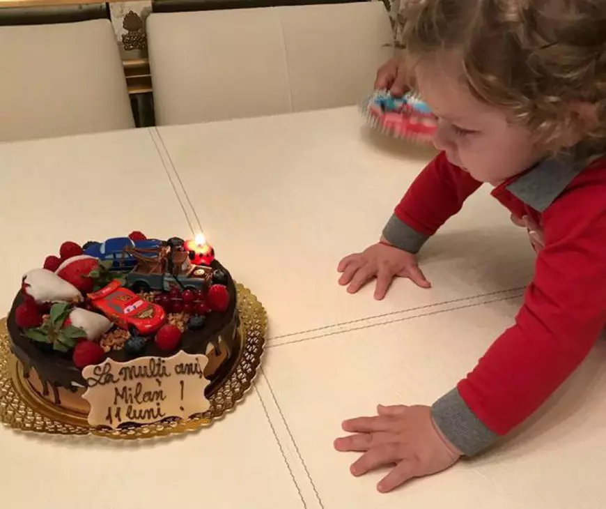 Băiețelul Valentinei Pelinel a împlinit 11 luni. Ce a crescut Milan Cristian. 