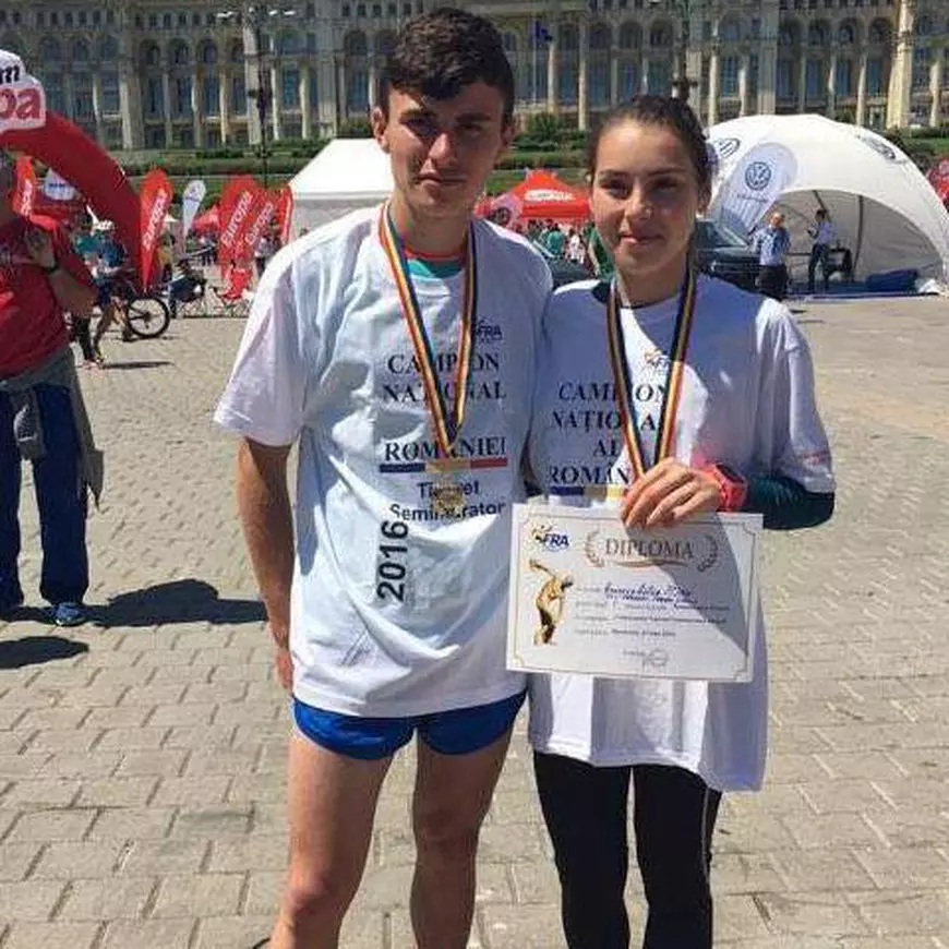 Andreea Pîșcu este campioană națională la semimaraton. Povestea unui ”baby-face-killer” al curselor de fond. Aleargă 700 km/ lună!