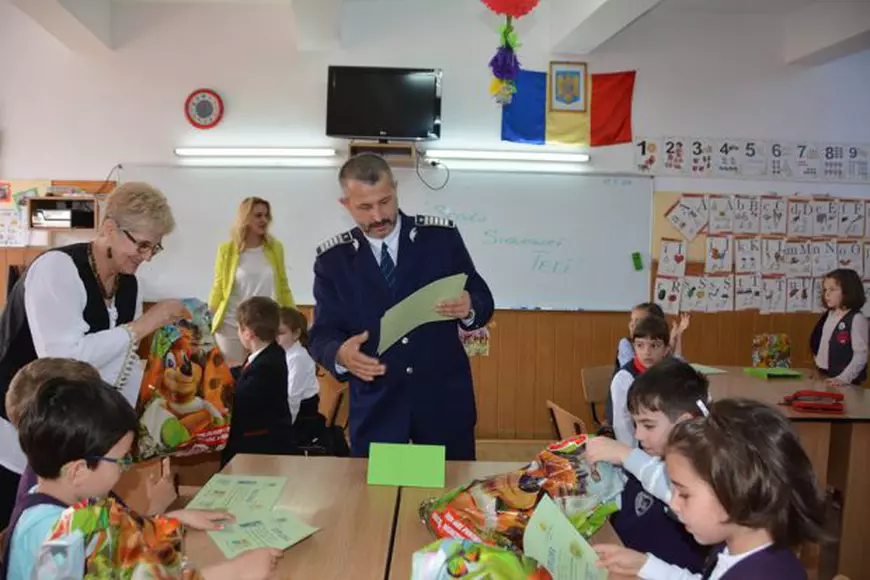 Ce au făcut elevii în săptămâna ”Școala altfel”. De la lecții de apărare la plimbări cu balonul cu aer