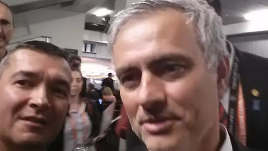 Selfie cu suedezul Patrik Andersson, ambasadorul finalei Europa League 2017. ”Hagi, Răducioiu, World Cup 94”. Reporterul Libertatea s-a întâlnit și cu Valdano și Michael Laudrup / FOTO&VIDEO