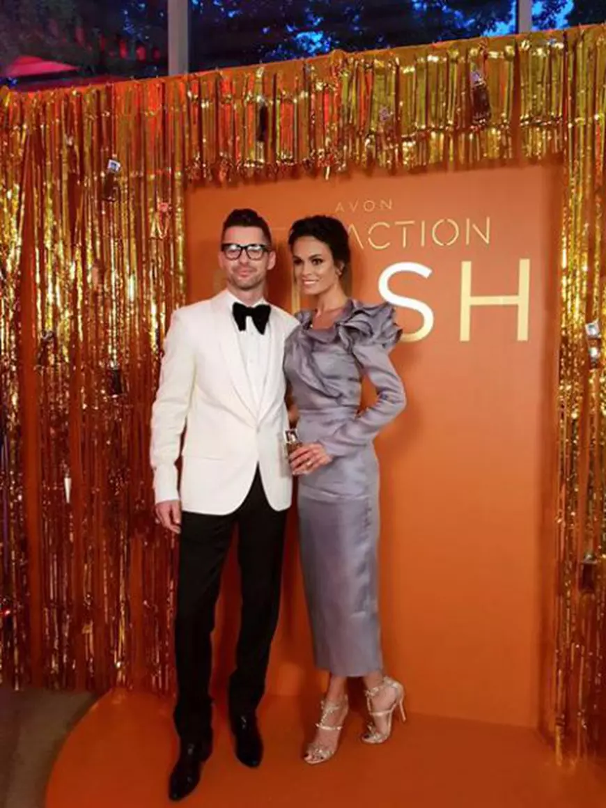 VIDEO/Petrecerea VIVA 18 ani! Stilistul Ovidiu Buta comentează ținutele vedetelor de pe covorul roșu