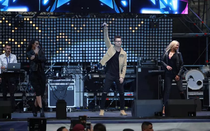 Ce s-a întâmplat cu partenera de dans a lui Alex Velea la o zi după finala Uite cine dansează. Unde și-a făcut apariția sexy-blonda | FOTO EXCLUSIV