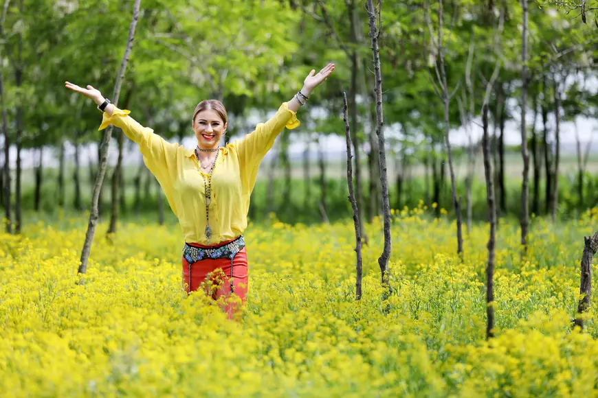 INTERVIU EXCLUSIV/ Anamaria Prodan, ”dresoare” de fermieri, cu patalama la mână. O țărancă autentică!