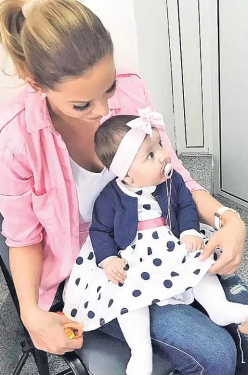 EXCLUSIV/ Valentina Pelinel, slalom printre botezuri. Nu vrea să le supere nici pe Bianca Drăgușanu, nici pe Andreea Bănică