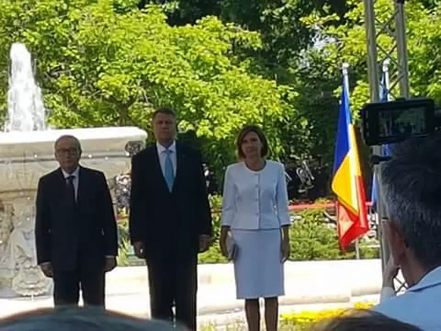 Vizită simbolică a lui Jean-Claude Juncker, în România, ținută ”istorică” a primei doamne