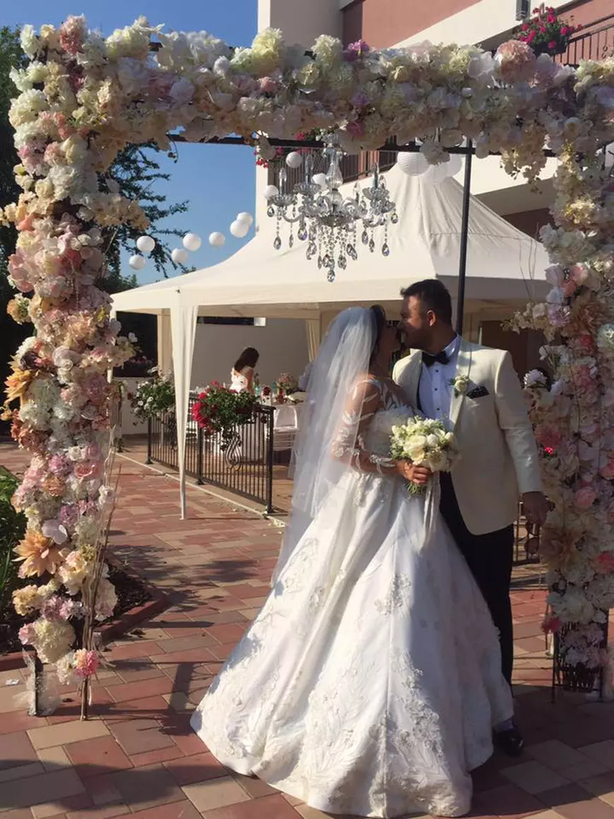 Claudia Pătrășcanu aniversează un an de la nuntă. A făcut publice cele mai frumoase imagini de la eveniment | FOTO