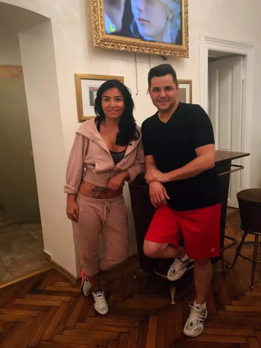 Soția lui Alin Oprea, o prezență discretă în showbiz. Cum a ajuns să arate Larisa. Nimeni nu a văzut-o așa