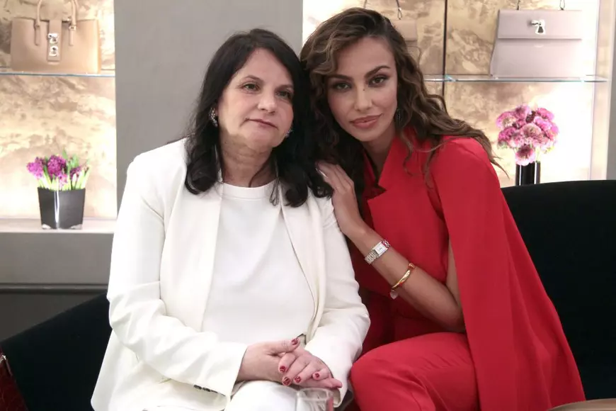 Mădălina Ghenea își aniversează mama. Eveniment mare în familia vedetei