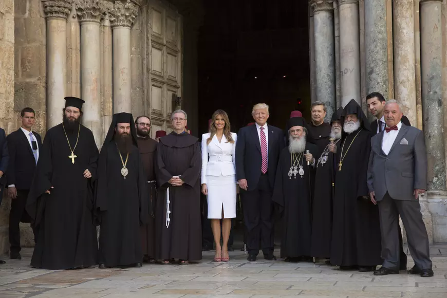 Donald Trump a devenit primul președinte al SUA care a vizitat Zidul Plângerii