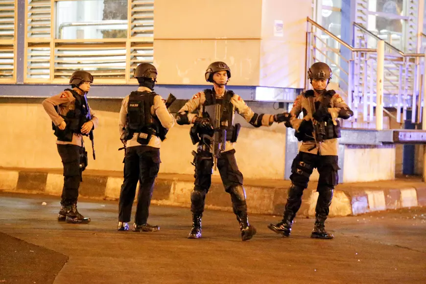 Dublu atentat sinucigaș în Jakarta, capitala Indoneziei. Mai multe victime