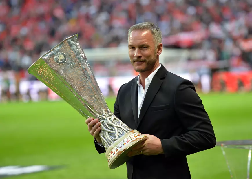 Selfie cu suedezul Patrik Andersson, ambasadorul finalei Europa League 2017. ”Hagi, Răducioiu, World Cup 94”. Reporterul Libertatea s-a întâlnit și cu Valdano și Michael Laudrup / FOTO&VIDEO