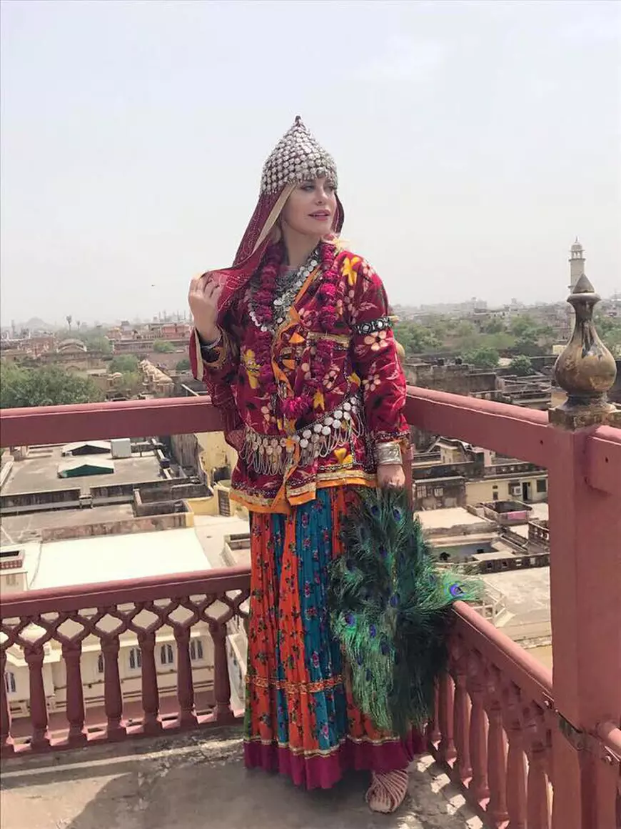 EXCLUSIV/ A cotit-o către spiritual! Loredana Groza, ambasador yoga la un festival internațional