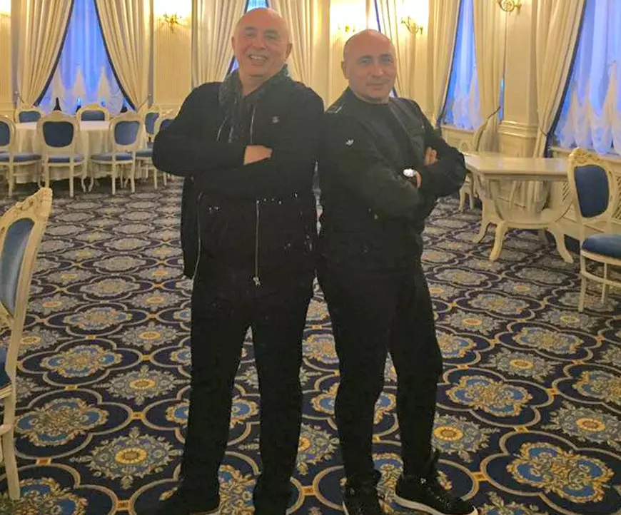 EXCLUSIV/ A cântat cu Joe Cocker și a ajuns «la mâna» lui Marcel Pavel! Fratele celebru în lume al artistului se lansează în România