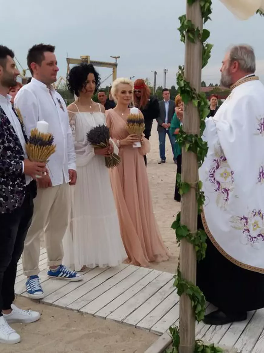 FOTO EXCLUSIV/ Dovada că Jojo și Paul Ipate s-au căsătorit! Octavian Strunilă și Oana Botez i-au luat nași cu acte în regulă