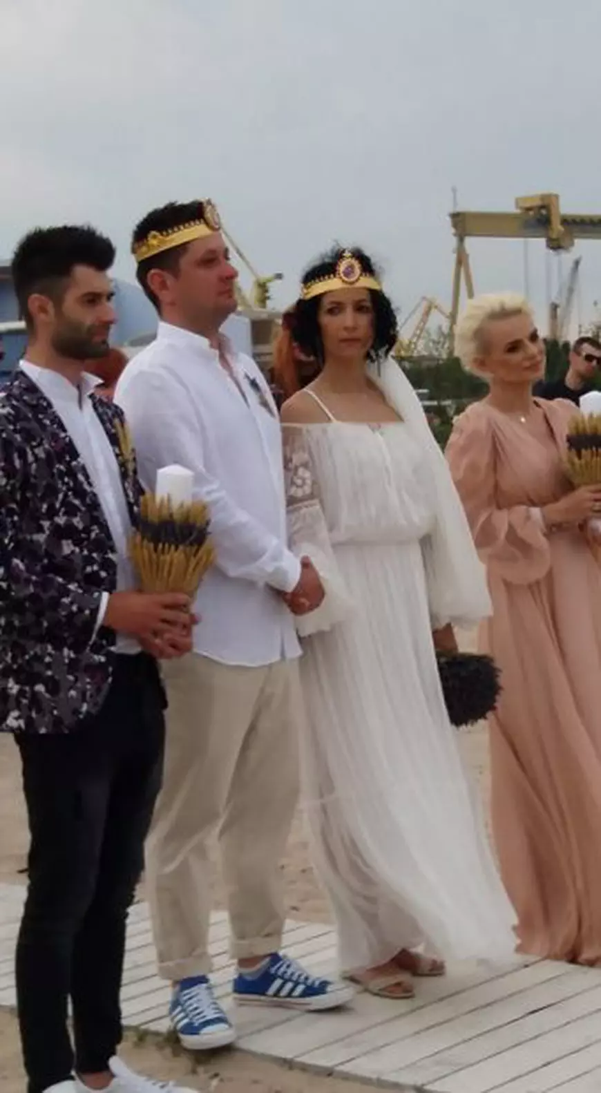 FOTO EXCLUSIV/ Dovada că Jojo și Paul Ipate s-au căsătorit! Octavian Strunilă și Oana Botez i-au luat nași cu acte în regulă