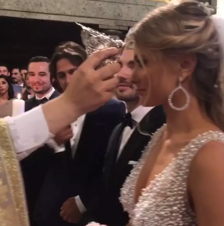 Ce a făcut nașa Delia la nunta surorii ei, chiar în biserică. Soțul a pus-o imediat la punct | VIDEO