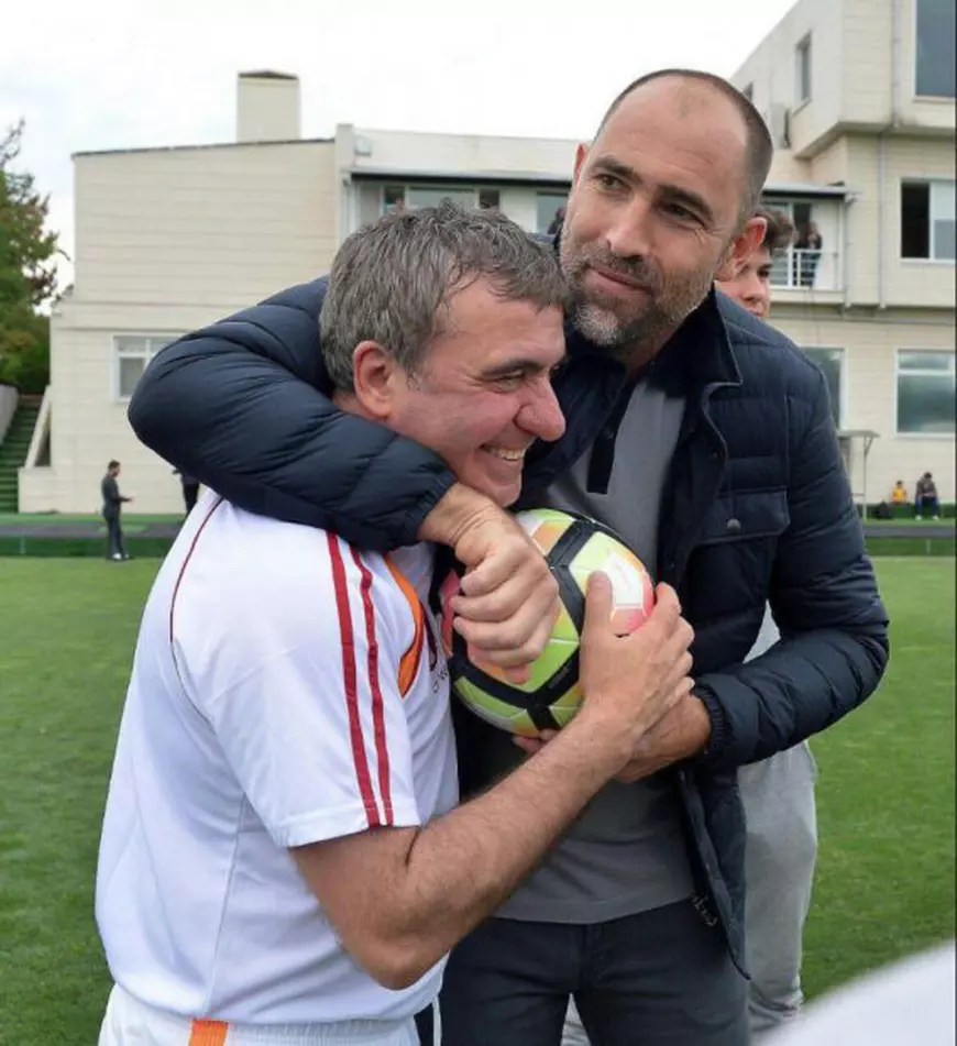 Gică Hagi, felicitat la Istanbul pentru titlul obţinut cu FC Viitorul. "Regele" a serbat şi cucerirea Cupei UEFA cu Galata / FOTO