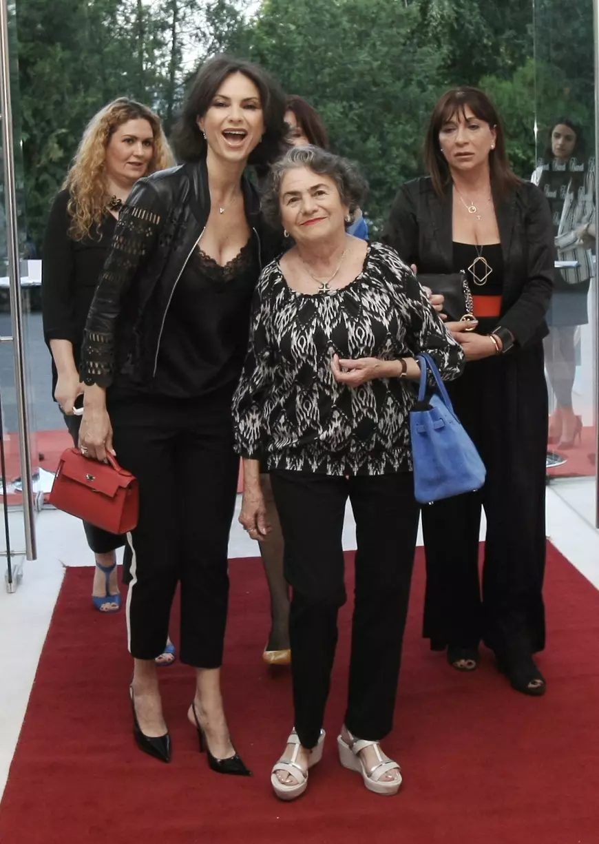 VIDEO EXCLUSIV/ Confesiune emoționantă a mamei Ramonei Bădescu: «Mă răsfață cum rar e posibil ca un copil să-și răsfețe părinții»