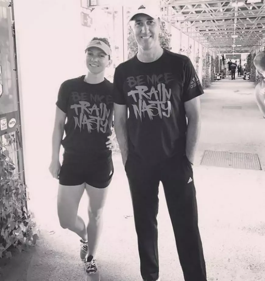 Simona Halep și Darren Cahill, îmbrăcați în tricourile cu mesaje pentru Ilie Năstase
