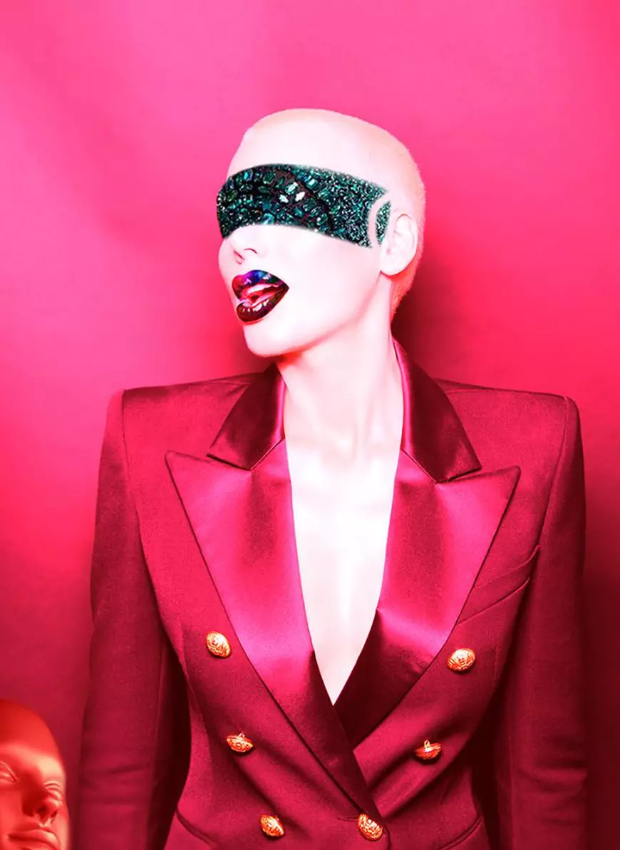 După ani de pauză, Cătălina Toma s-a întors în showbiz. A lansat o melodie în SUA cu faimosul C-Note