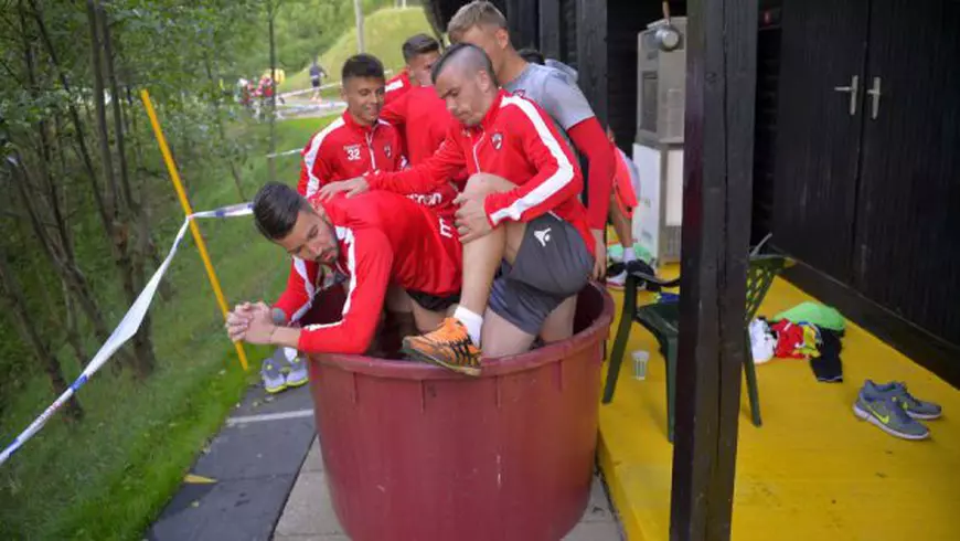 Dinamo se recuperează în ghivece, ieșenii în butoaie de murături! Egal pentru CSM Poli Iași în primul amical din Republica Moldova | FOTO&VIDEO