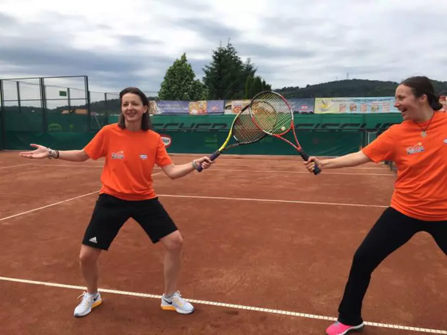 ​Ana Maria Brânză Popescu a dat spada pe racheta de tenis și i-a aruncat mănușa Simonei Halep / FOTO&VIDEO EXCLUSIV​