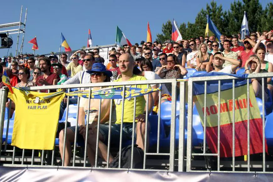 România a depășit Franța, în sferturile Campionatului European de minifotbal 2017, și va juca vineri în semifinale, cu Cehia