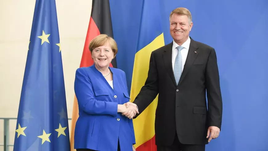 Klaus Iohannis și Angela Merkel au vorbit la Berlin despre criza din România; Merkel: Noi dorim un stat de drept întărit / FOTO