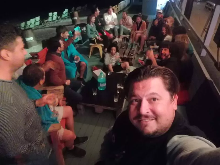 Petrecere înainte de nunta din acest weekend! IMAGINI EXCLUSIVE cu ginerele Bobonete și invitații săi