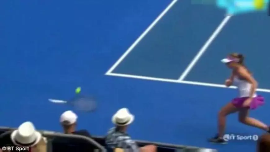 Jelena Ostapenko e nebună! Cine a făcut această acuzație ! ”A aruncat cu racheta în direcția unui copil de mingi”. ”Bitch fight” în 2016! A lovit-o și pe Simona / FOTO&VIDEO