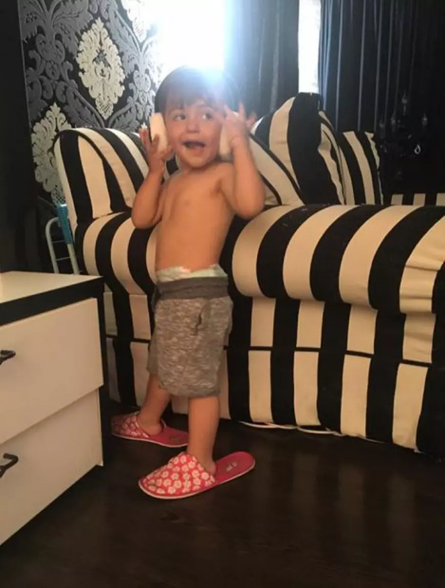 Andreea Mantea și-a pozat băiețelul și a făcut imaginea publică. Fanii i-au sărit în cap. “Rușine…rușine”