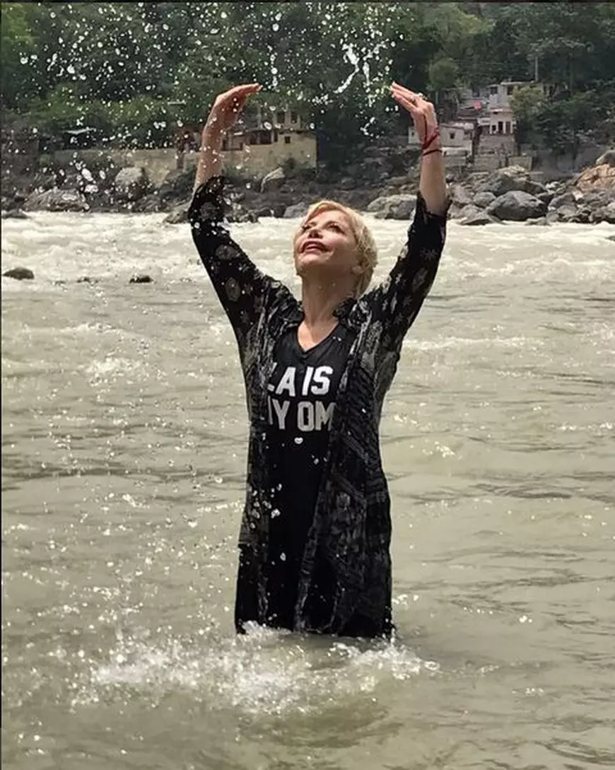 Loredana baie in Gange, India