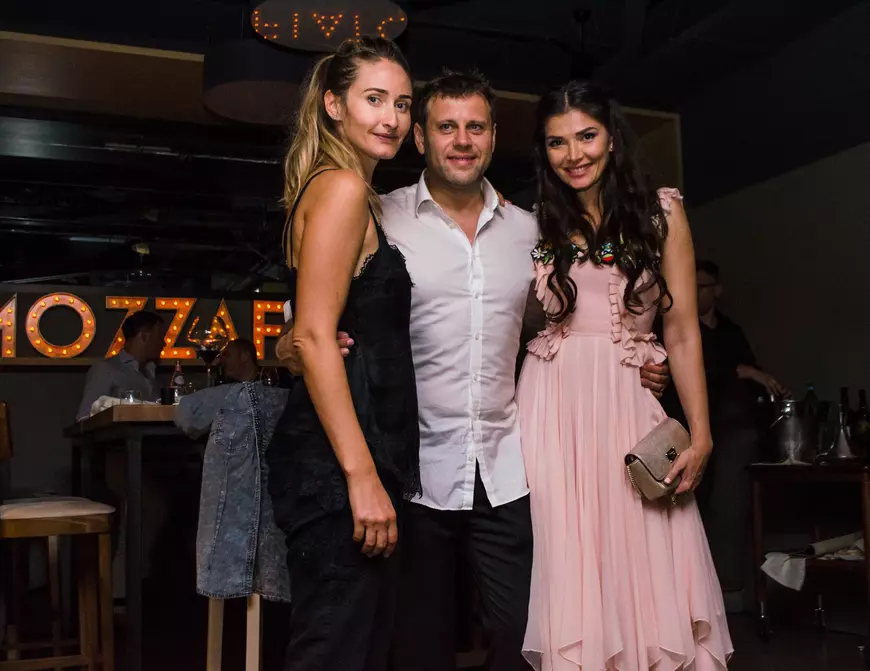 EXCLUSIV/ Nuntă fără petrecere. După slujbă, Alina Pușcaș și soțul ei au sărbătorit... la club